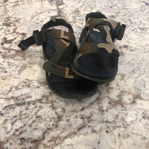 Boy’s Chacos size 10